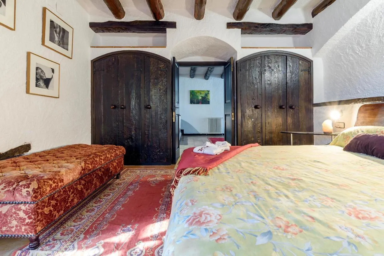 Landhuis Masia Can Manent Del Bosc S XVIII Santa Eulalia de Ronsaná Spanje